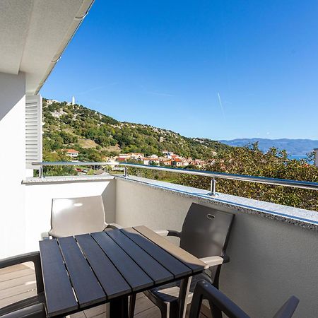 Apartments Crnekovic Tomislava 8 Baška Exterior foto