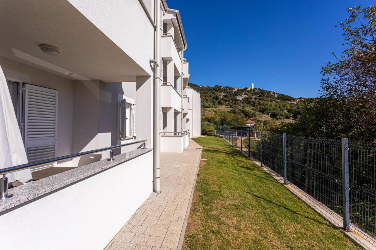 Apartments Crnekovic Tomislava 8 Baška Exterior foto