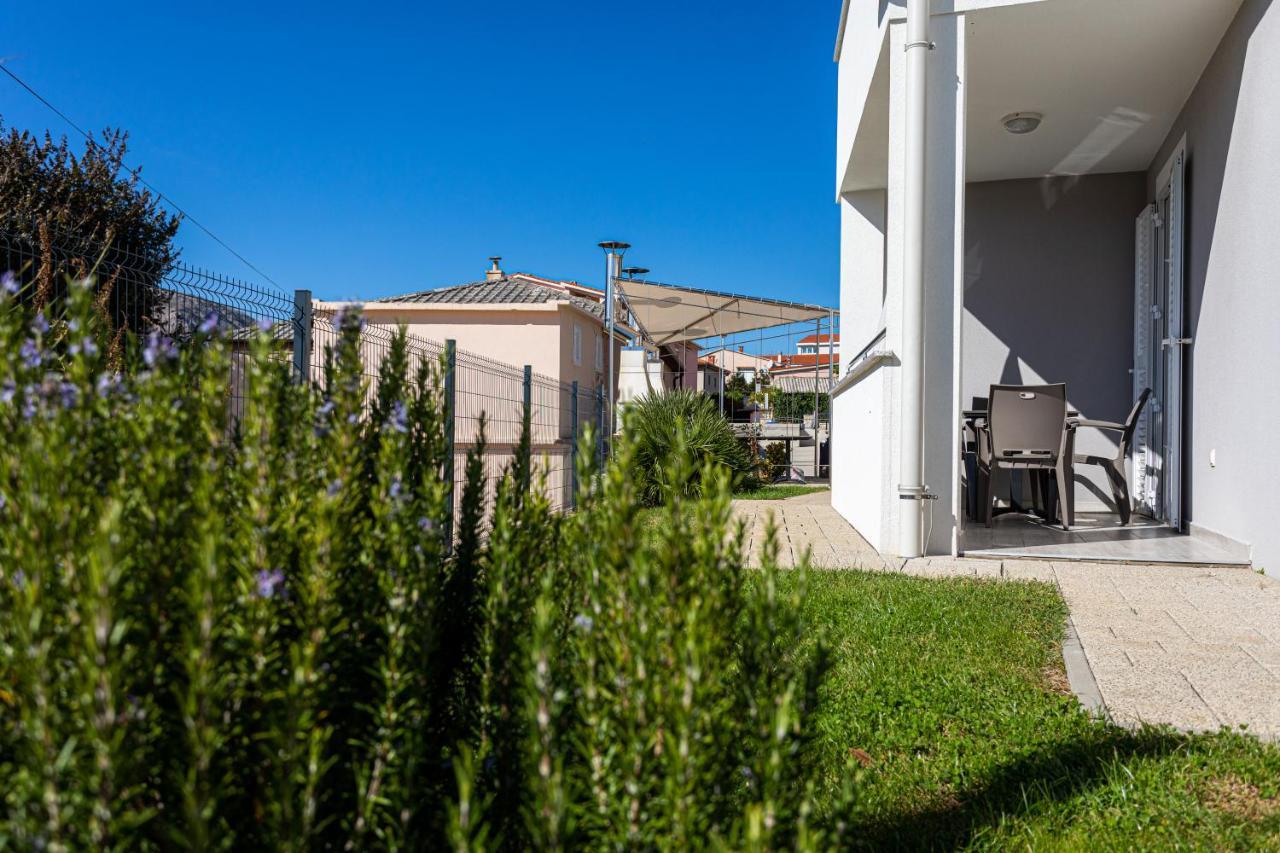Apartments Crnekovic Tomislava 8 Baška Exterior foto