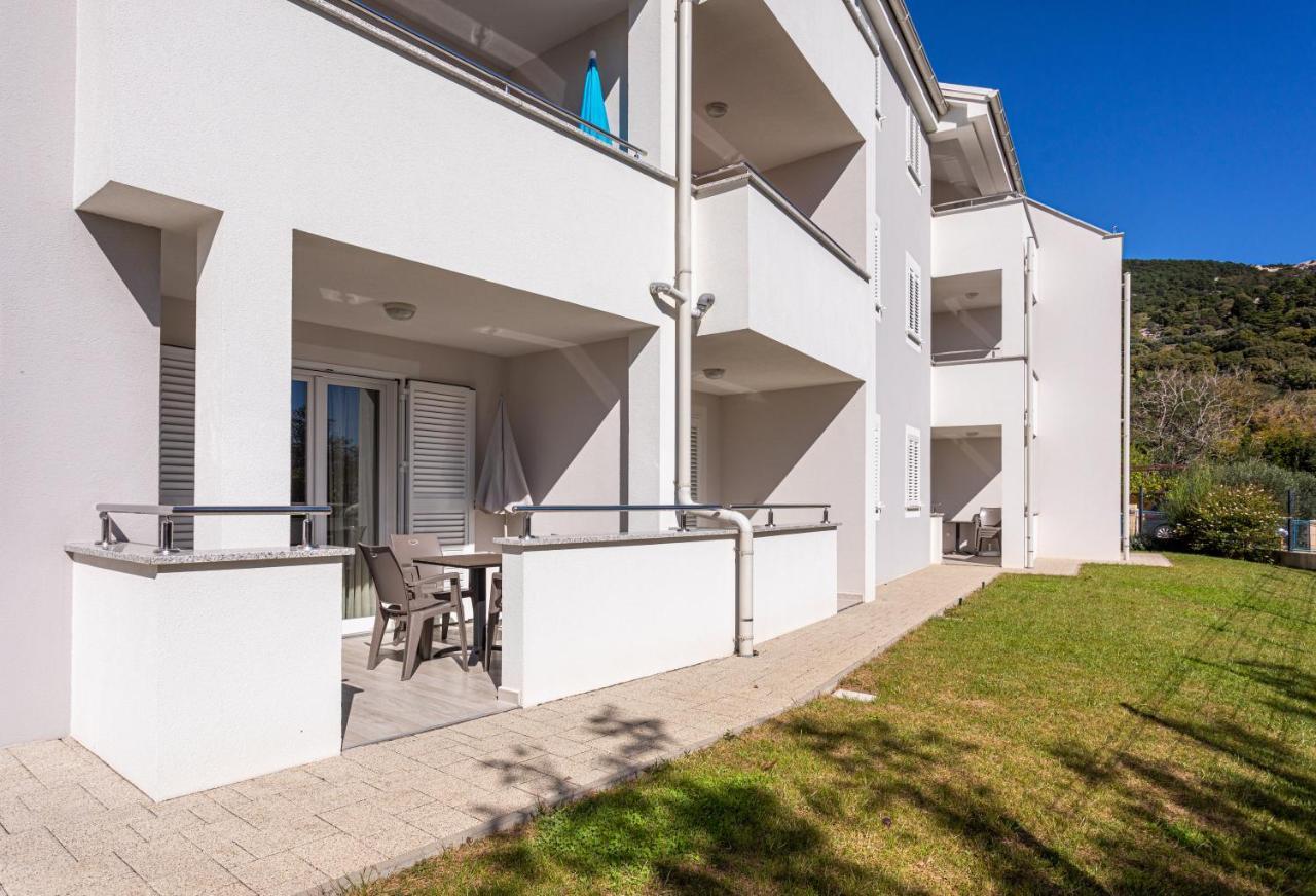 Apartments Crnekovic Tomislava 8 Baška Exterior foto