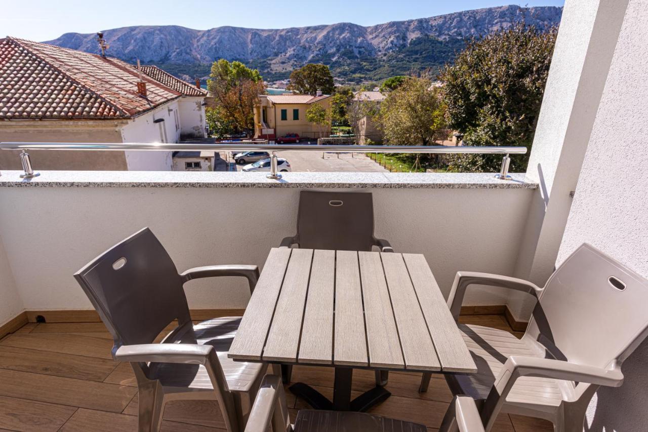 Apartments Crnekovic Tomislava 8 Baška Exterior foto