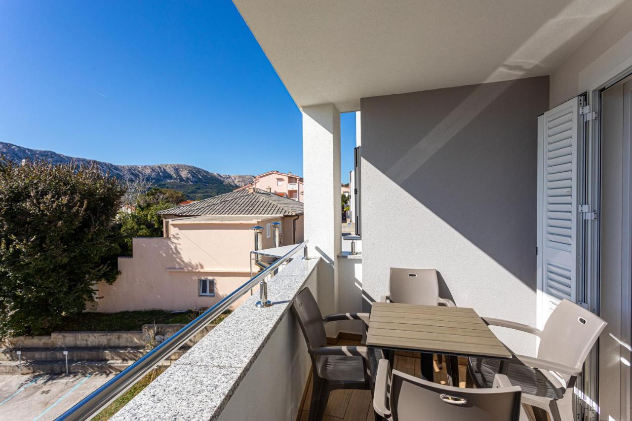 Apartments Crnekovic Tomislava 8 Baška Exterior foto