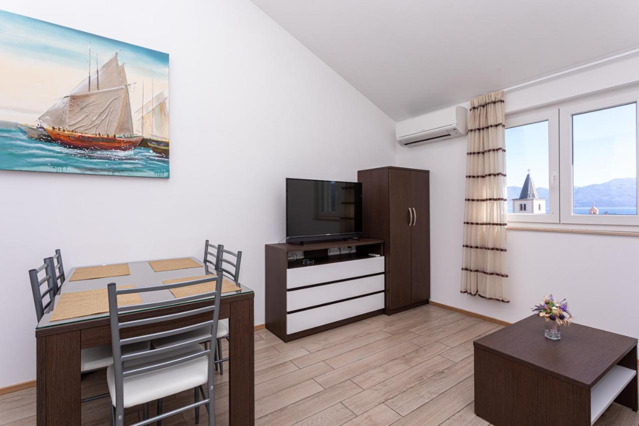 Apartments Crnekovic Tomislava 8 Baška Exterior foto