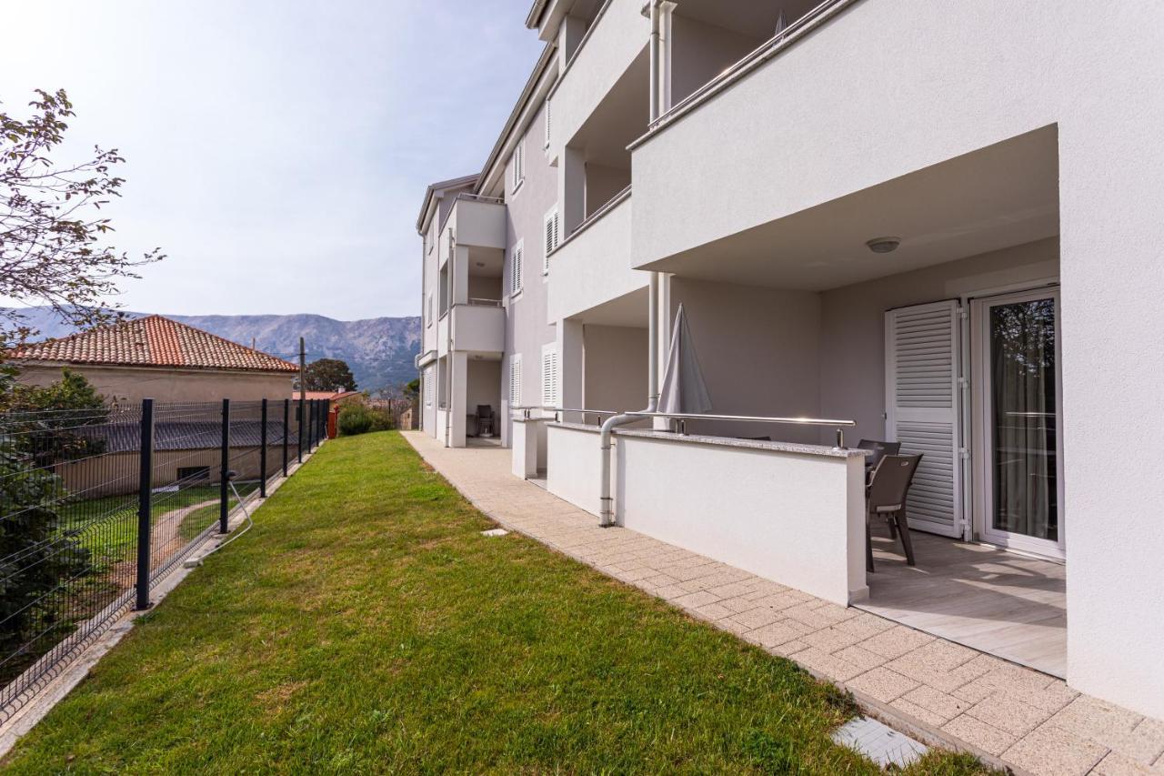 Apartments Crnekovic Tomislava 8 Baška Exterior foto