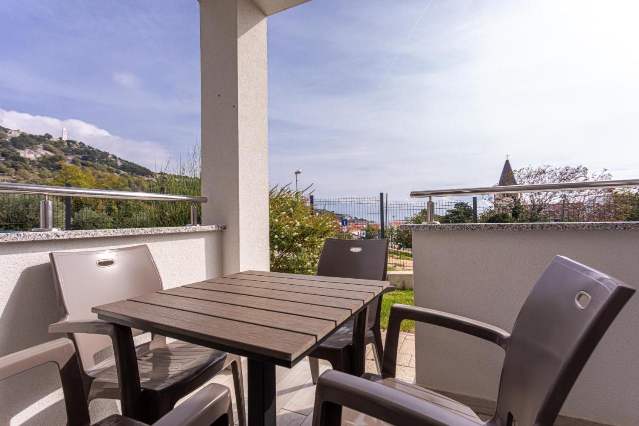 Apartments Crnekovic Tomislava 8 Baška Exterior foto