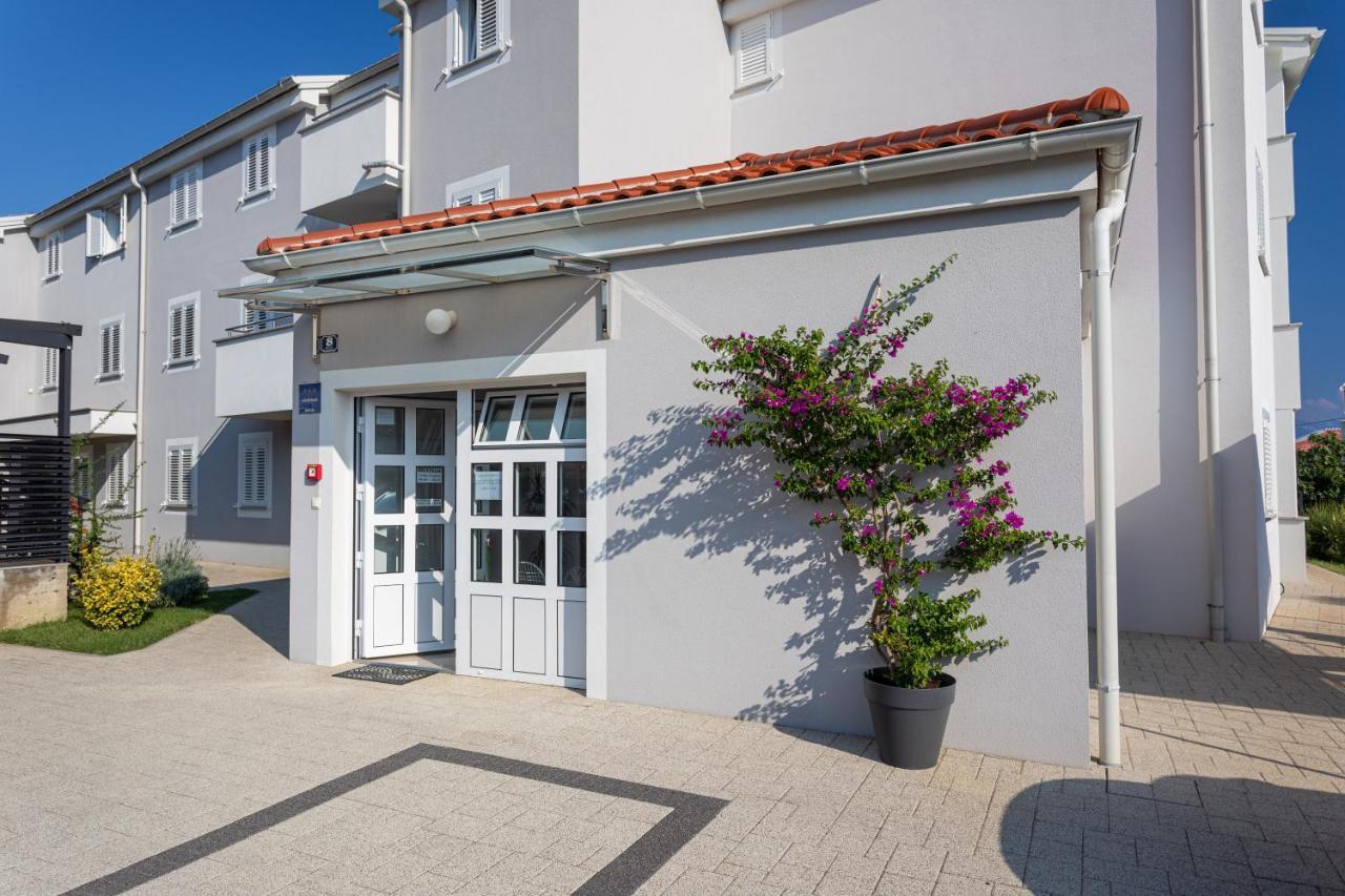 Apartments Crnekovic Tomislava 8 Baška Exterior foto