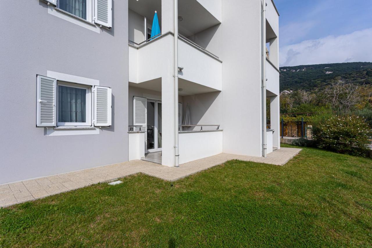 Apartments Crnekovic Tomislava 8 Baška Exterior foto