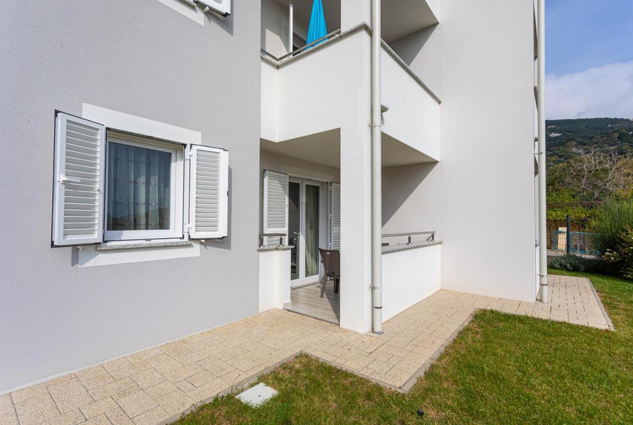 Apartments Crnekovic Tomislava 8 Baška Exterior foto